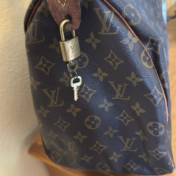 Louis Vuitton 1990 Speedy 40 bag with lock and key - Picture 5 of 17